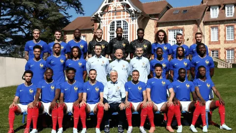 詹姆斯澄清退役传闻：连续征战季后赛与奥运，持续不懈